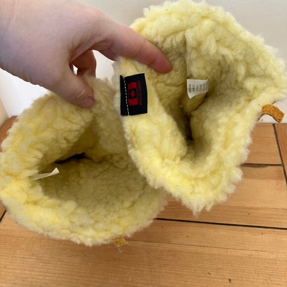 Klondike Suede Leather Mittens Gauntlet Style with Sherpa Poly Fleece Adult Sm - Picture 7 of 8